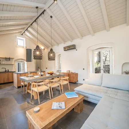 Nonna, 1800s House Renovated In 2023 Villa