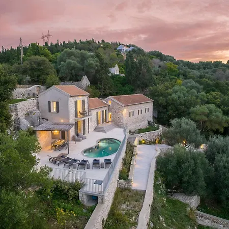 Villa Nonna, 1800s House Renovated In 2023