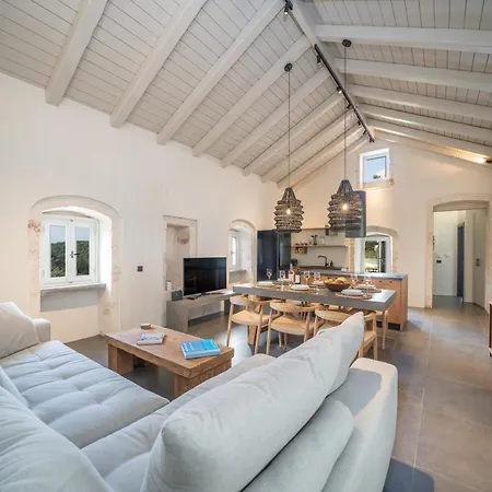 Nonna, 1800s House Renovated In 2023 Villa
