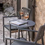 Nonna, 1800s House Renovated In 2023 *