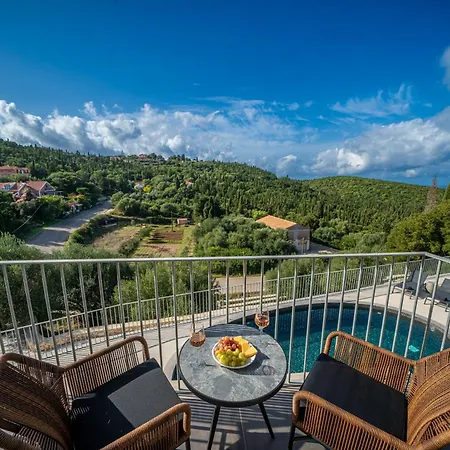 Villa Nonna, 1800s House Renovated In 2023