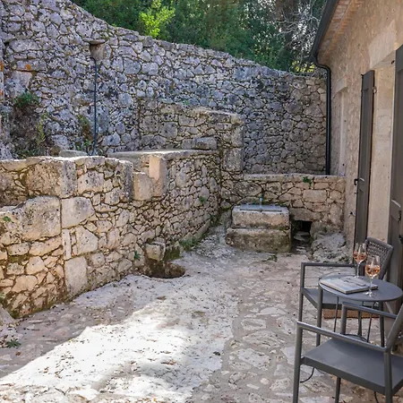 Nonna, 1800s House Renovated In 2023 빌라 *