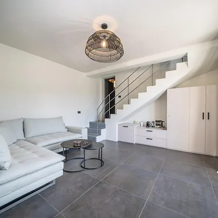Nonna, 1800s House Renovated In 2023 Βίλα *